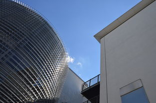 南京多家医院常年招聘护士，具体岗位、要求和报名方式会因医院、科室及招聘批次而异。以下是一些权威、实用的信息获取途径和常见招聘要点，供您参考
