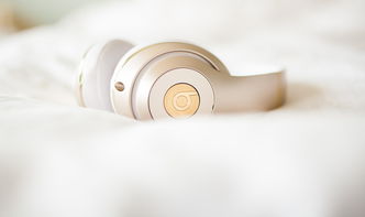 Beats（通常指 Beats by Dre）在音频设备市场中属于中高端大众消费品牌，定位介于入门级和专业级之间，具体可从以下几个维度理解其档次